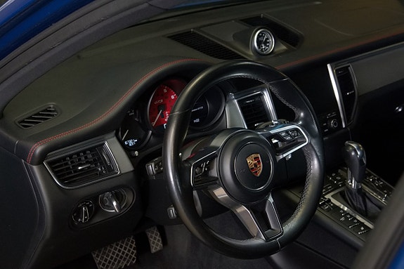 Porsche Macan GTS 9 of 21