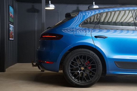 Porsche Macan GTS 4 of 5