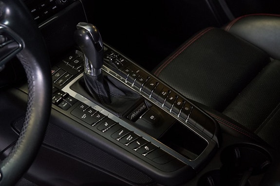 Porsche Macan GTS 12 of 21