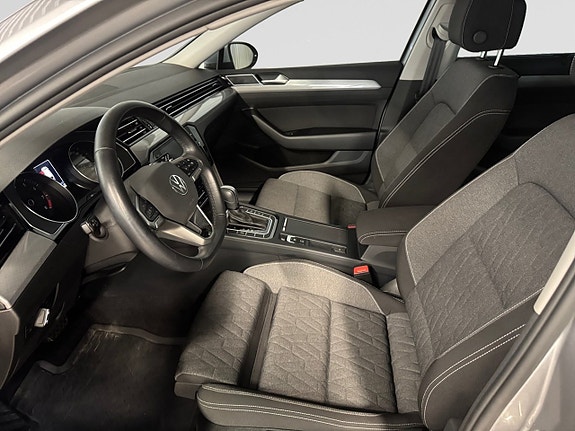 Volkswagen Passat 10 of 19