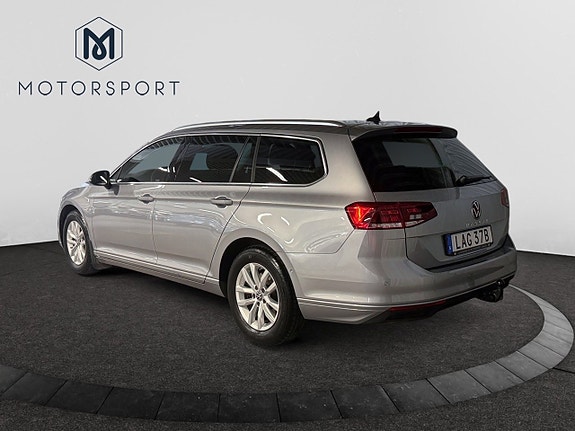 Volkswagen Passat 5 of 19