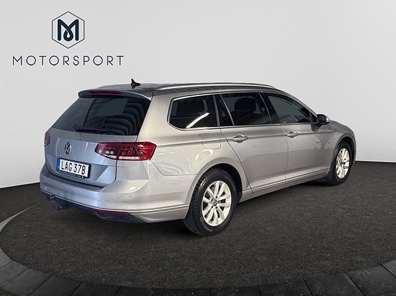Volkswagen Passat 7 of 19