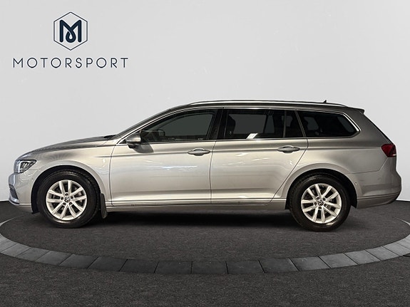 Volkswagen Passat 4 of 19