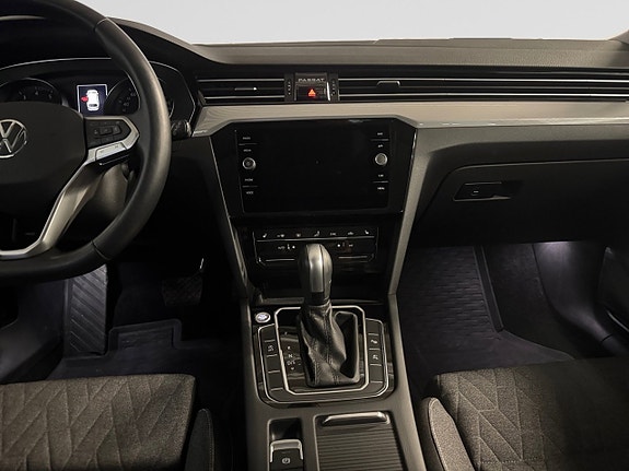 Volkswagen Passat 12 of 19