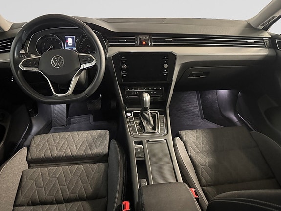 Volkswagen Passat 11 of 19