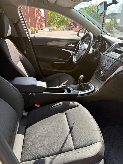Opel Insignia 2 of 10