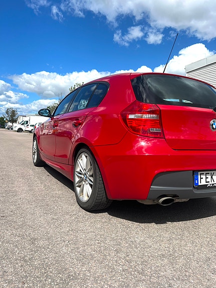 BMW 120i 3 of 7
