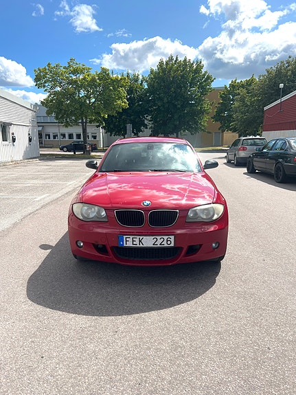 BMW 120i 2 of 7