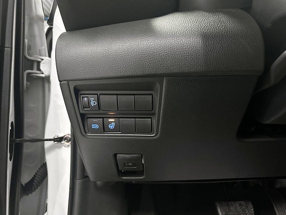 Toyota Yaris 19 of 19