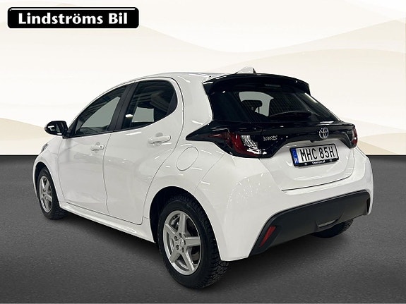Toyota Yaris 4 of 19