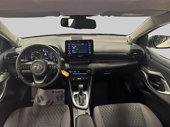 Toyota Yaris 12 of 19