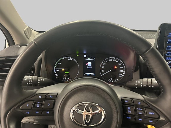 Toyota Yaris 15 of 19