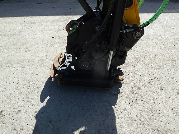 JCB 85Z-1 / Steelwrist m.grip, C-smörj 4 of 5