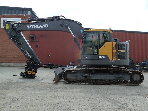 Volvo ECR235EL / Schaktblad, Ny Engcon EC226, MittX