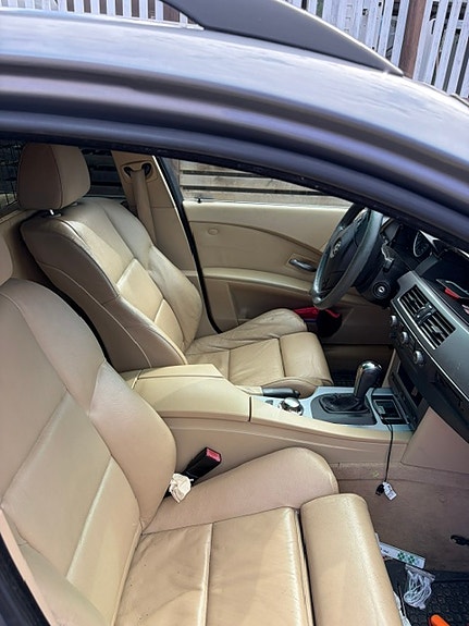 BMW 525i 2 of 5
