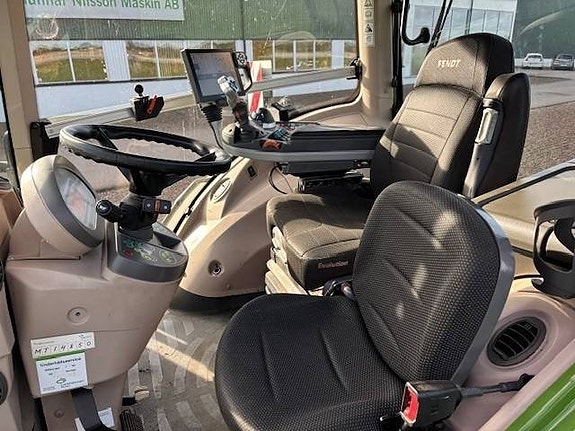 Fendt 828 Vario plus 8 of 12