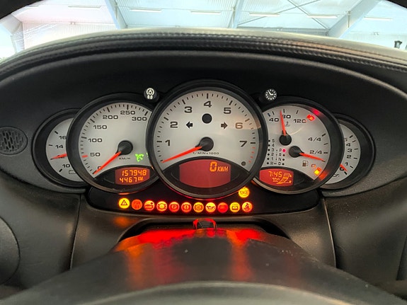 Porsche 911 Carrera 4 13 of 22