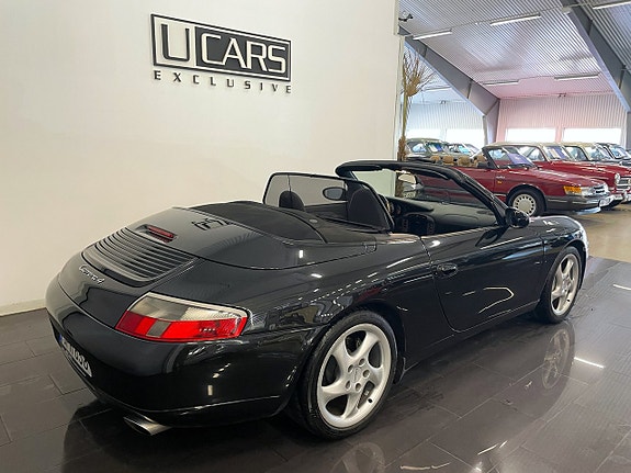 Porsche 911 Carrera 4 4 of 22
