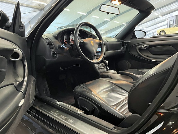 Porsche 911 Carrera 4 9 of 22