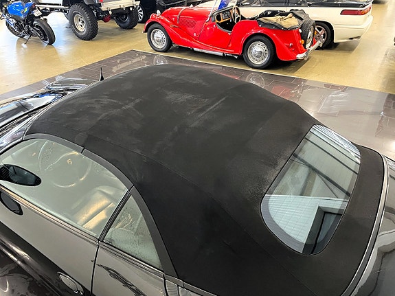 Porsche 911 Carrera 4 19 of 22