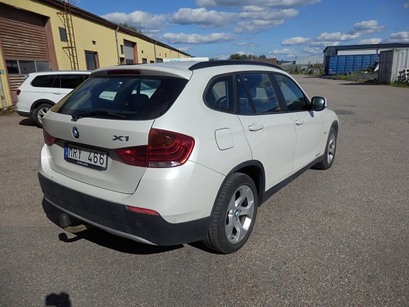 BMW X1 3 of 5