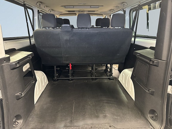 Renault Trafic 12 of 21
