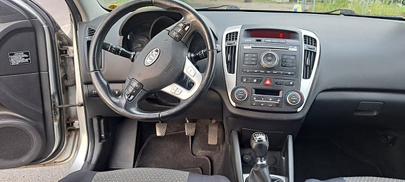 Kia Ceed 8 of 11