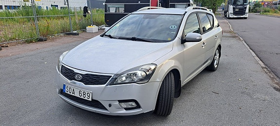 Kia Ceed 2 of 5