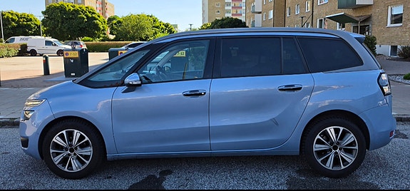 Citroen Grand C4 Picasso 2 of 5