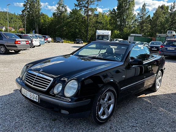 Mercedes-Benz CLK230 2 of 5