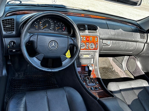 Mercedes-Benz CLK230 5 of 5
