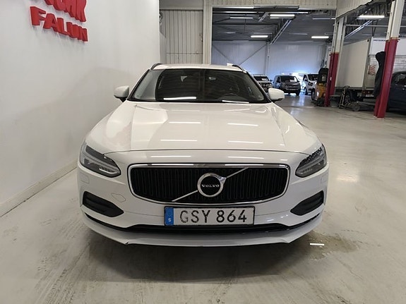 Volvo V90 2 of 5