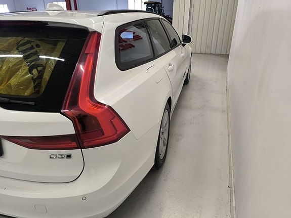 Volvo V90 3 of 5