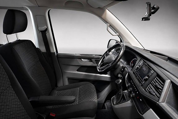 Volkswagen Caravelle 11 of 22