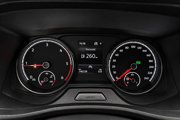Volkswagen Caravelle 20 of 22