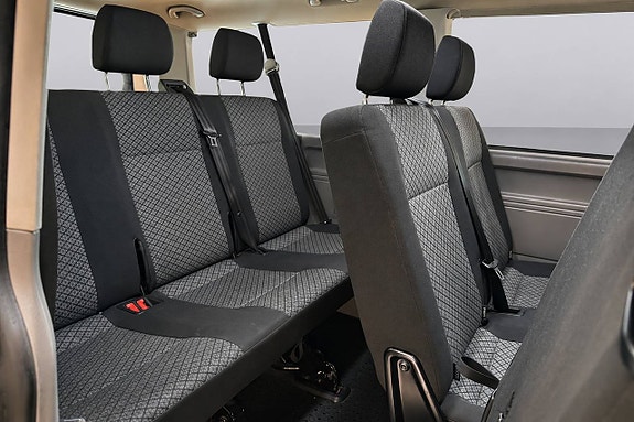 Volkswagen Caravelle 9 of 22