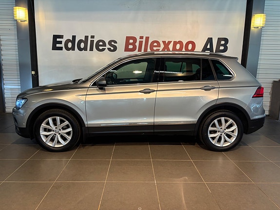 Volkswagen Tiguan 2 of 12