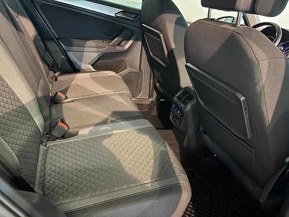Volkswagen Tiguan 9 of 12