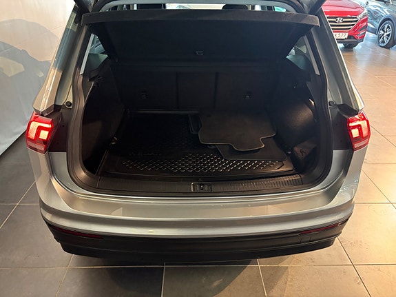 Volkswagen Tiguan 11 of 12