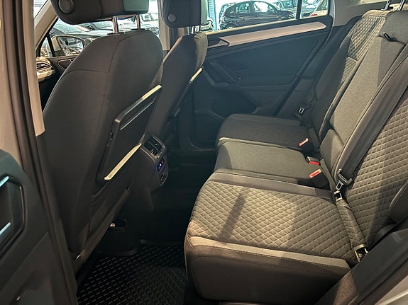 Volkswagen Tiguan 10 of 12