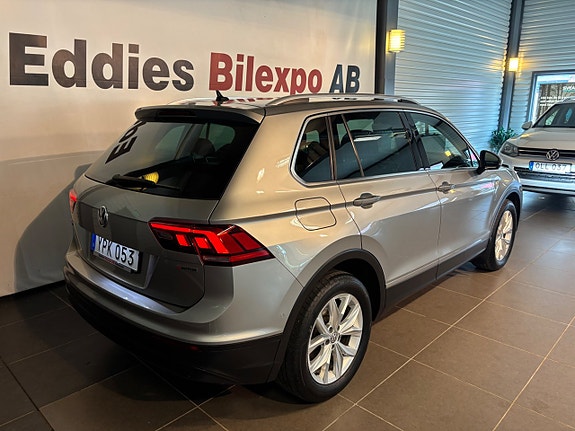 Volkswagen Tiguan 4 of 12
