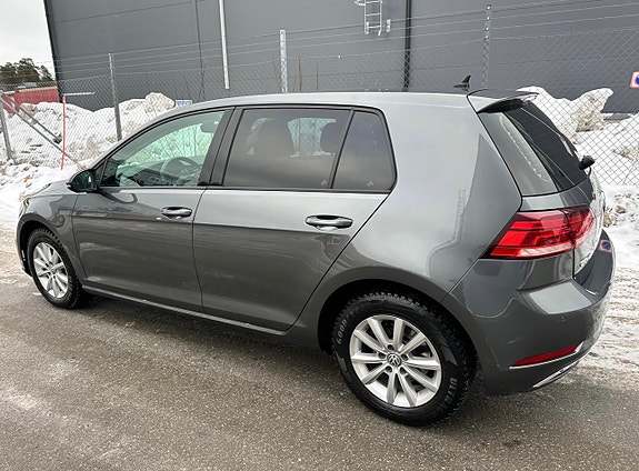Volkswagen Golf VII 2 of 5