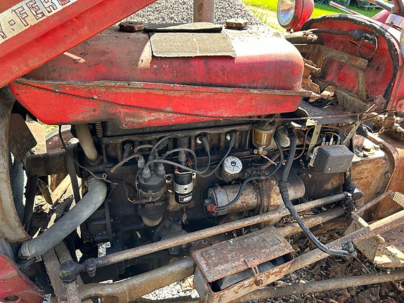 Massey Ferguson FE-35 4 of 5