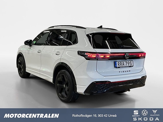 Volkswagen Tiguan 3 of 5