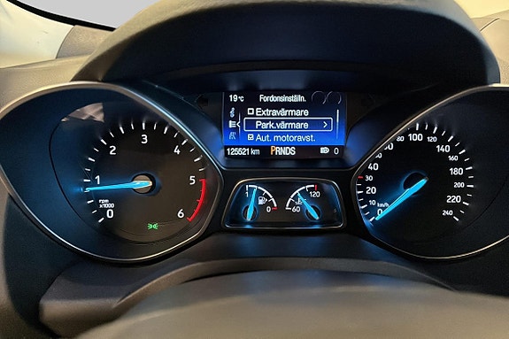 Ford Kuga 14 of 16