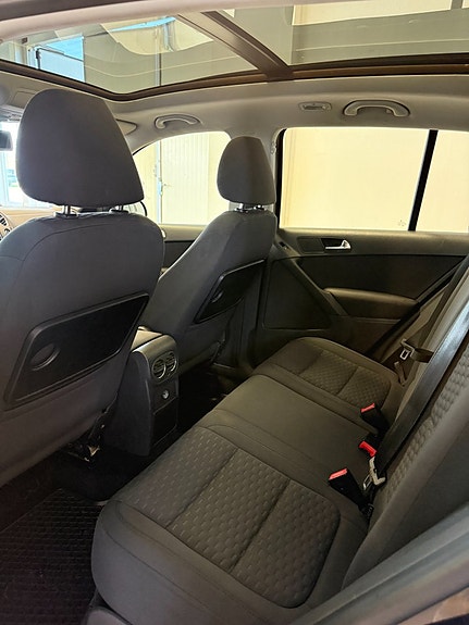 Volkswagen Tiguan 6 of 15