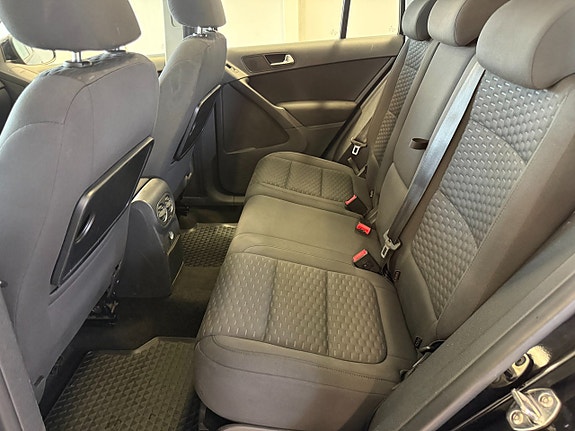 Volkswagen Tiguan 9 of 15