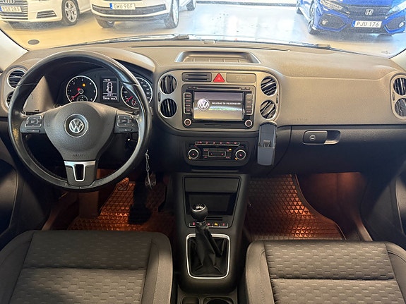 Volkswagen Tiguan 5 of 15