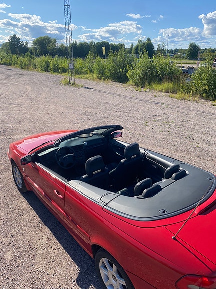 Volvo C70 3 of 5