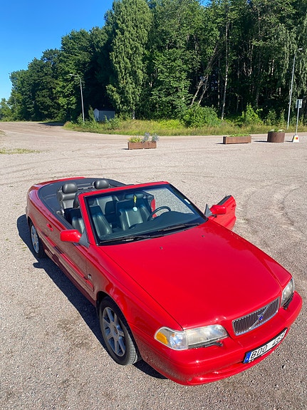 Volvo C70 2 of 5